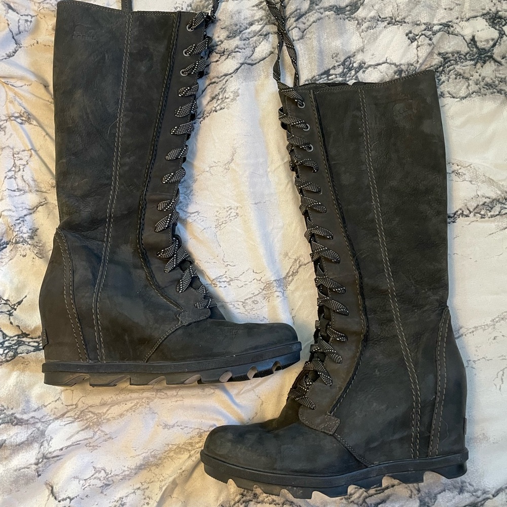 Joan of Artic II wedge boot